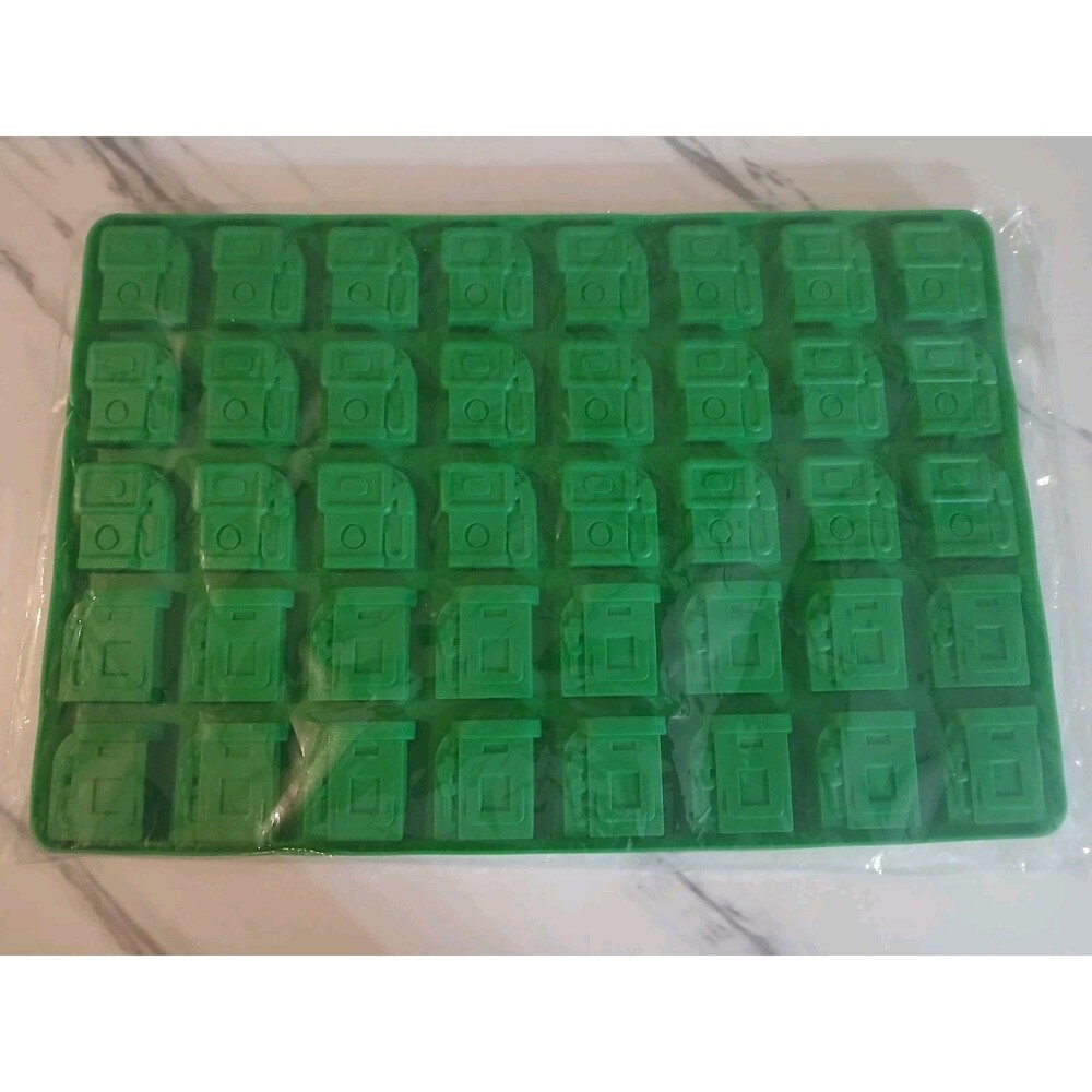 Silicone Gas Station Pump Mold with Scraper for Candy Chocolate  Gummies-New